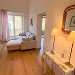 Altstadt Elegance Апартаменти