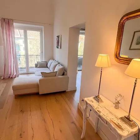 Altstadt Elegance 아파트