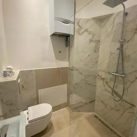 Altstadt Elegance Апартаменти *