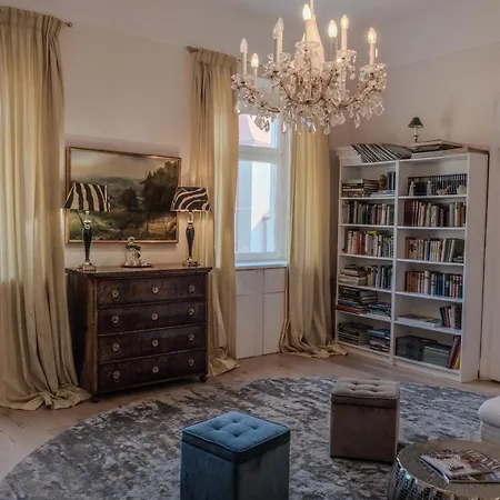 Апартаменти Altstadt Elegance *